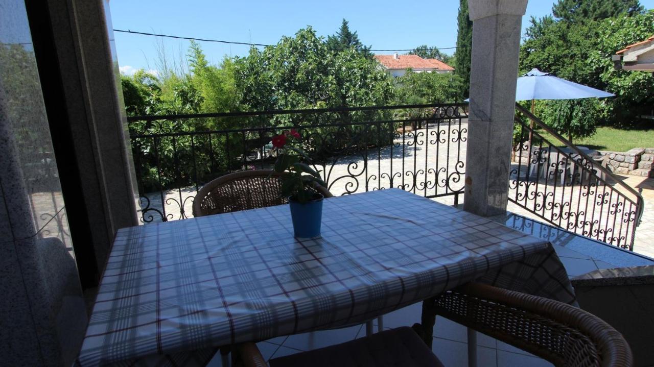 Apartments Eva Malinska Ngoại thất bức ảnh