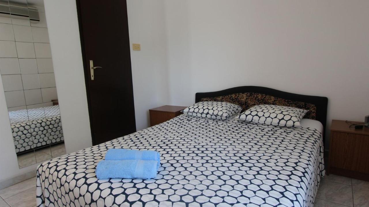 Apartments Eva Malinska Ngoại thất bức ảnh
